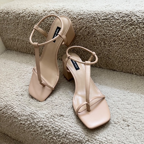 Nine West Gardeen3 Sandal - Picture 2 of 7